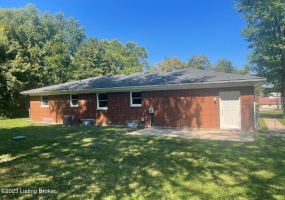 7111 High St, Floyds Knobs, Indiana 47119, 2 Bedrooms Bedrooms, 5 Rooms Rooms,1 BathroomBathrooms,Rental,For Rent,High,1645604