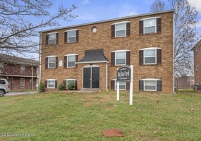 3217 Fordhaven Rd, Louisville, Kentucky 40214, 2 Bedrooms Bedrooms, 3 Rooms Rooms,1 BathroomBathrooms,Rental,For Rent,Fordhaven,1651856